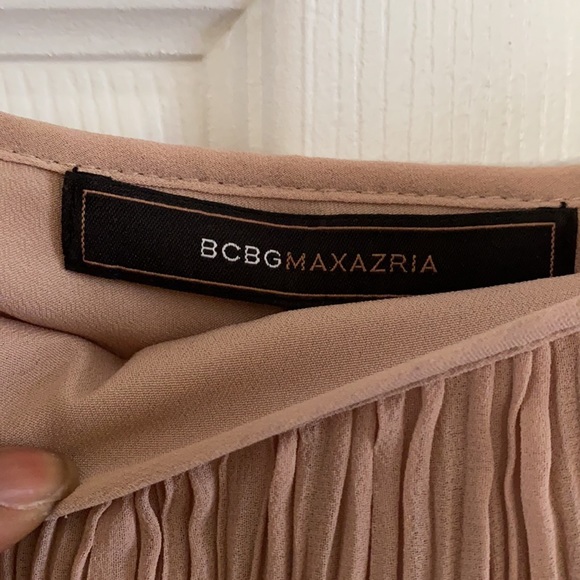 BCBG DRESSED worn once. fit to match curvess. - Picture 3 of 4